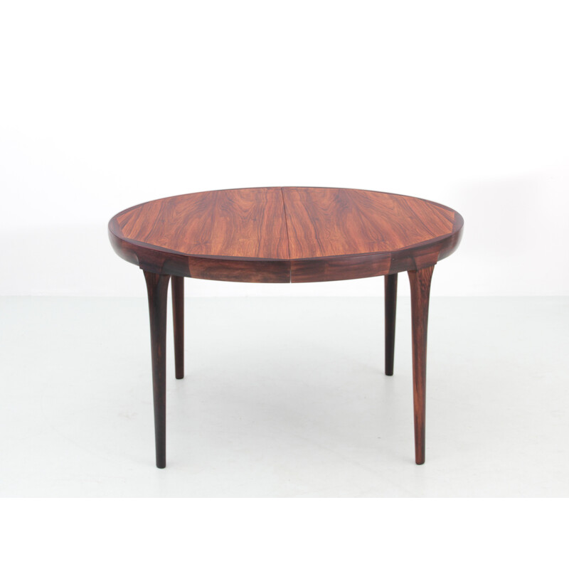 Vintage Scandinavian extendable rosewood round table by Ib Kofod Larsen