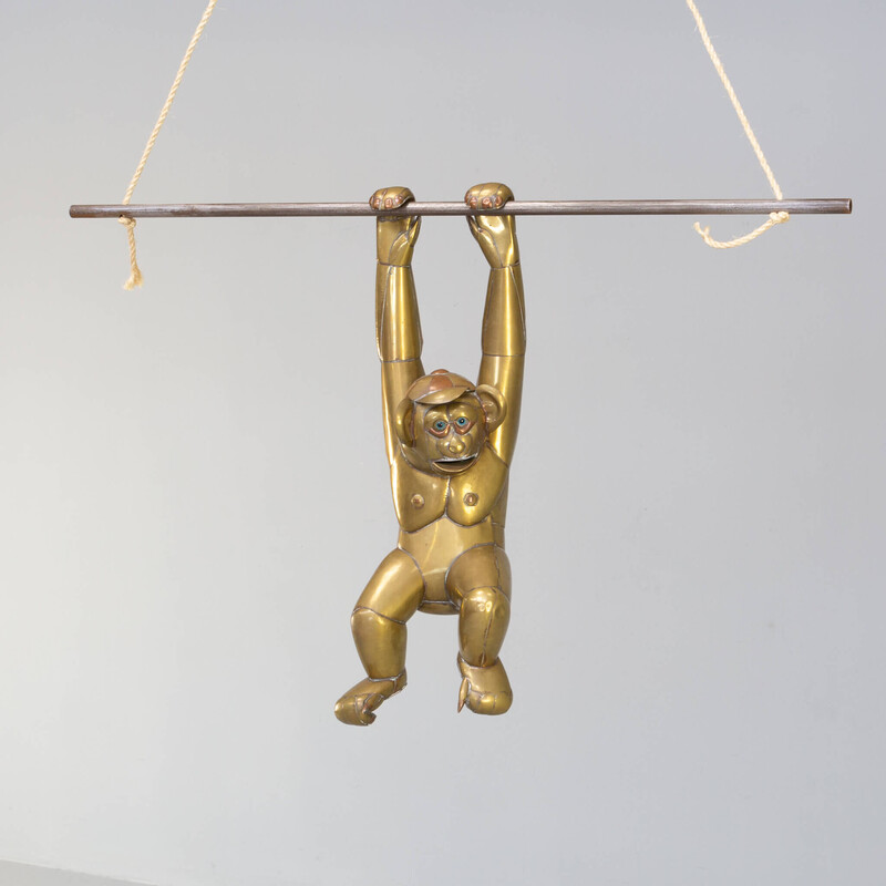 Vintage "hangende aap" sculptuur door Sergio Bustamente