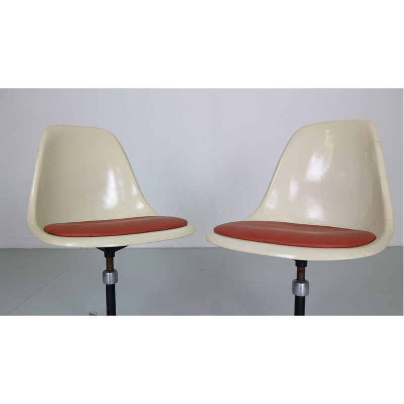 Set of 4 vintage Contract Base chairs by Charles and Ray Eames for Herman Miller, 1960