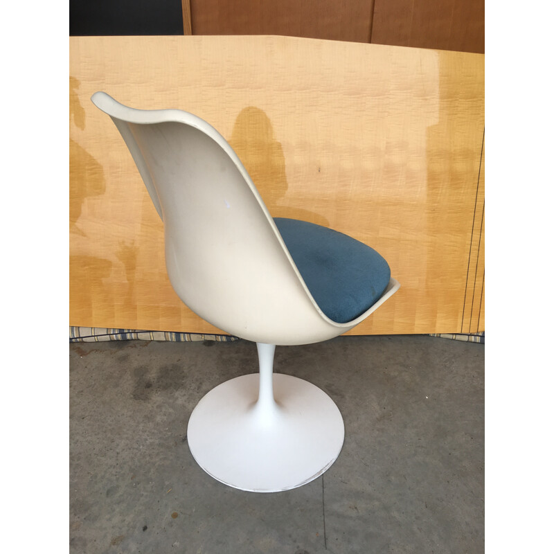 Pair of Tulip chairs by Eero Saarinen produced by Knoll International - 1970s
