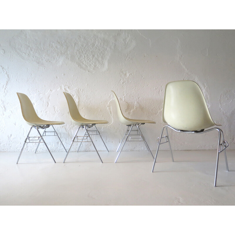 Conjunto de 4 cadeiras de fibra de vidro Eames vintage