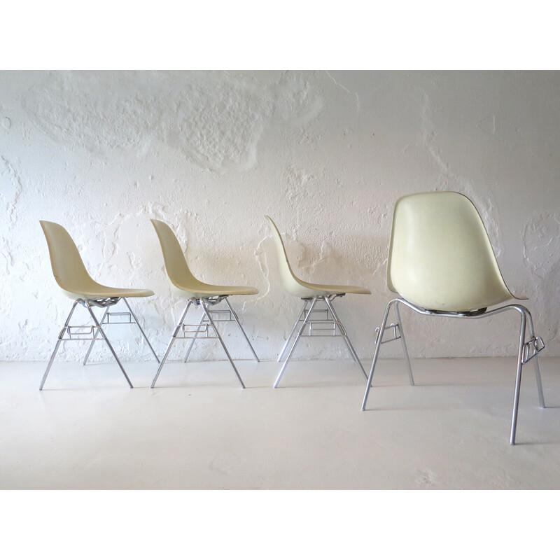 Set of 4 vintage Eames fiberglass chairs