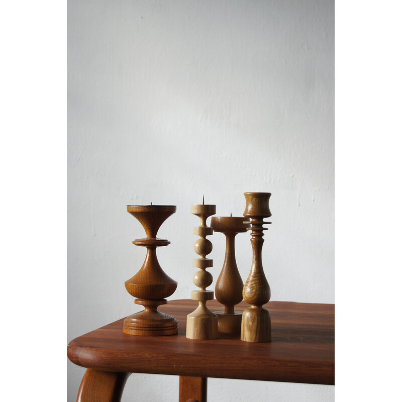 Juego de 4 candelabros vintage escandinavos de madera