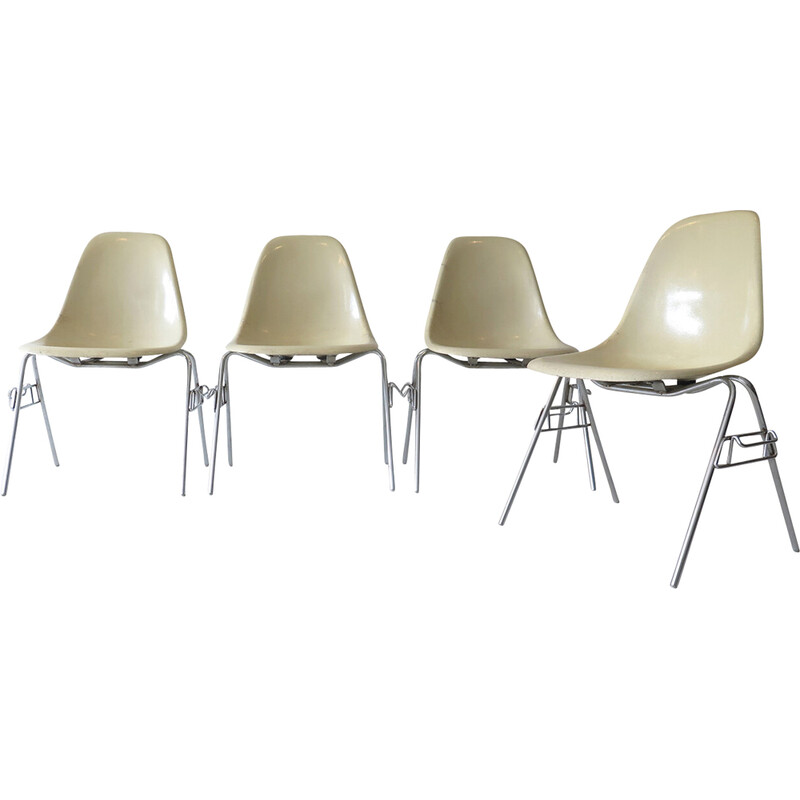 Set of 4 vintage Eames fiberglass chairs