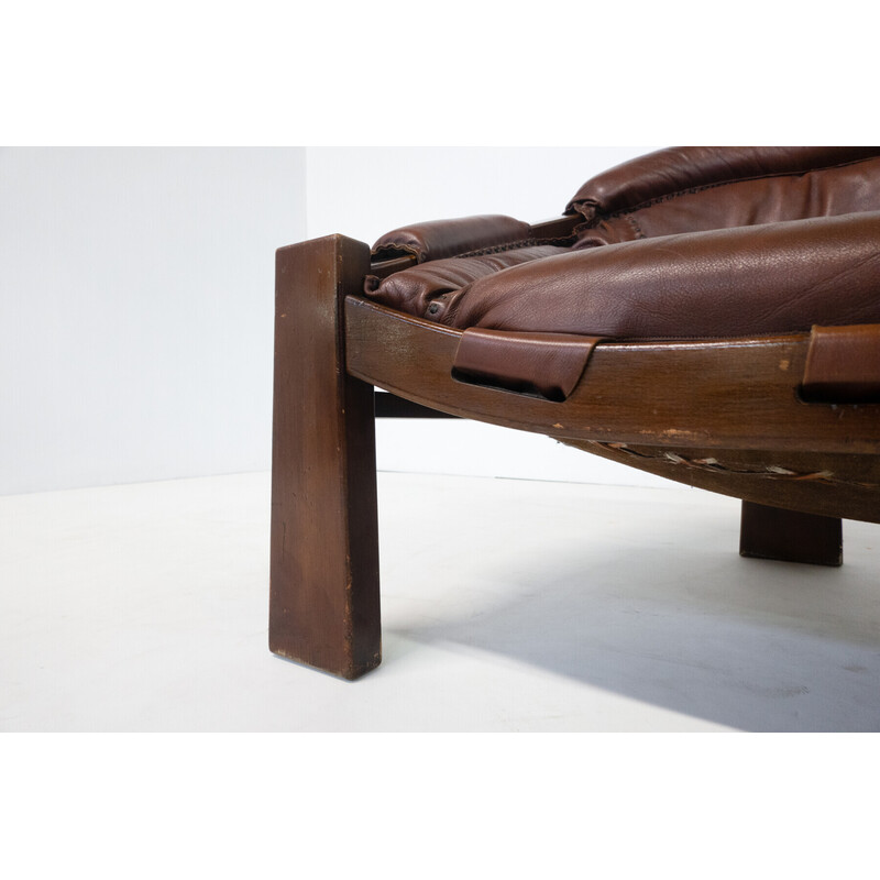 Vintage leather sofa by Luciano Frigerio, Italy 1970