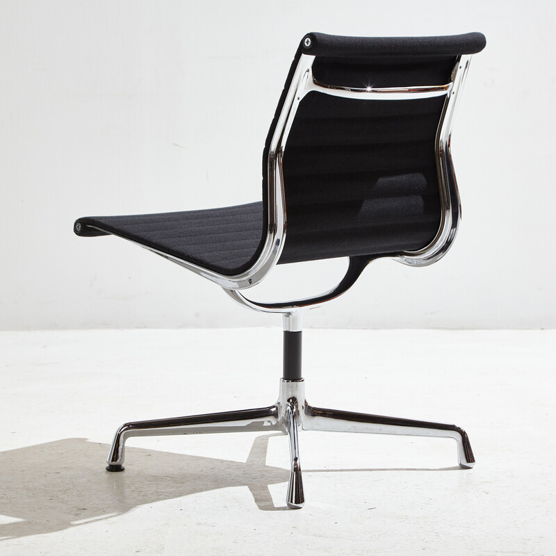 Fauteuil de bureau pivotant vintage Ea105 de Charles et Ray Eames pour Vitra, 1950