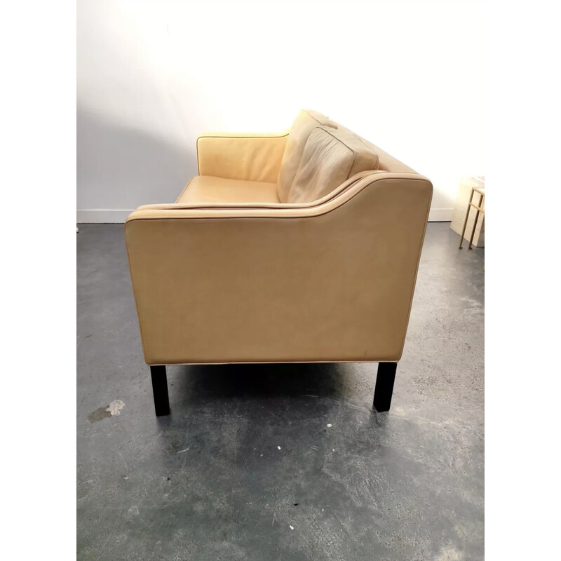 Scandinavian vintage sofa in light beige leather by Hurup Mobelfabrik, 1970