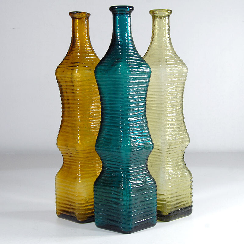 Conjunto de 3 garrafas de vidro vintage, Itália 1960