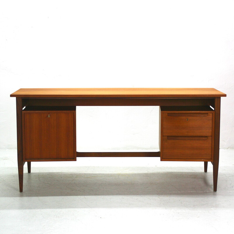 Mid-Cenury teak desk by WK - 1960s