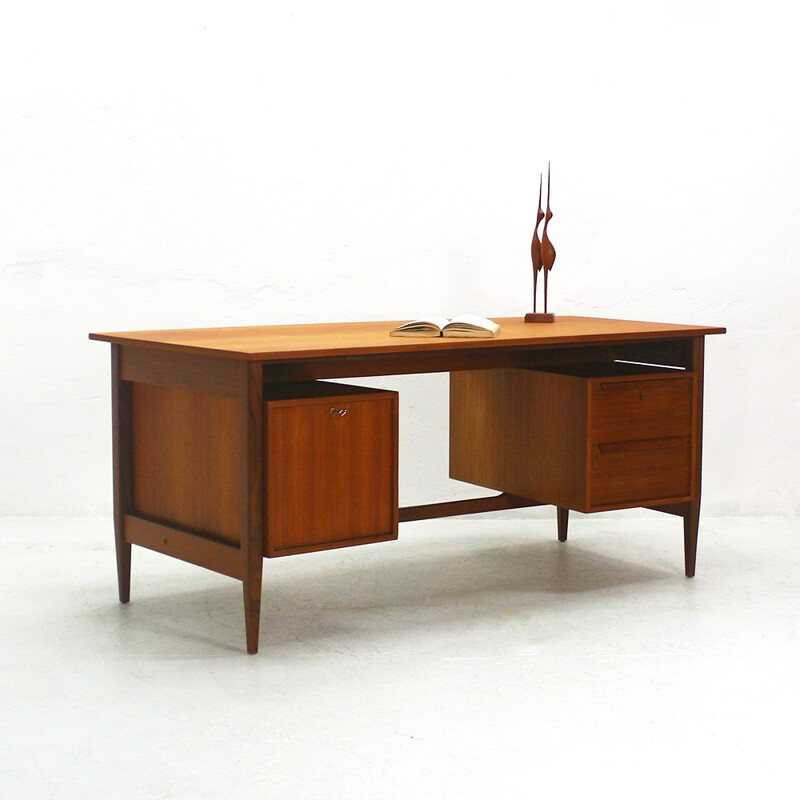 Mid-Cenury teak desk by WK - 1960s