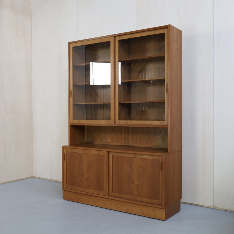 Vintage teak display cabinet by Poul Hundevad for Hundevad and Co