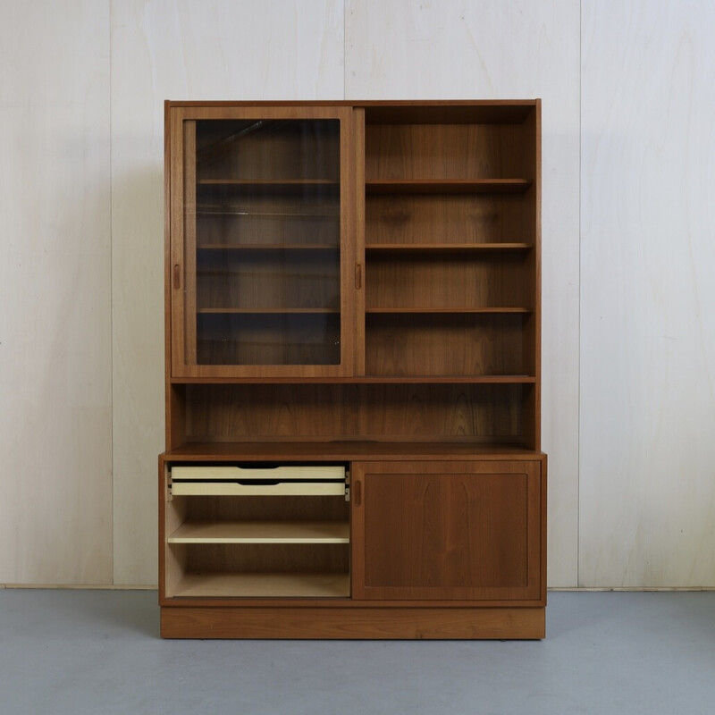 Vintage teak display cabinet by Poul Hundevad for Hundevad and Co