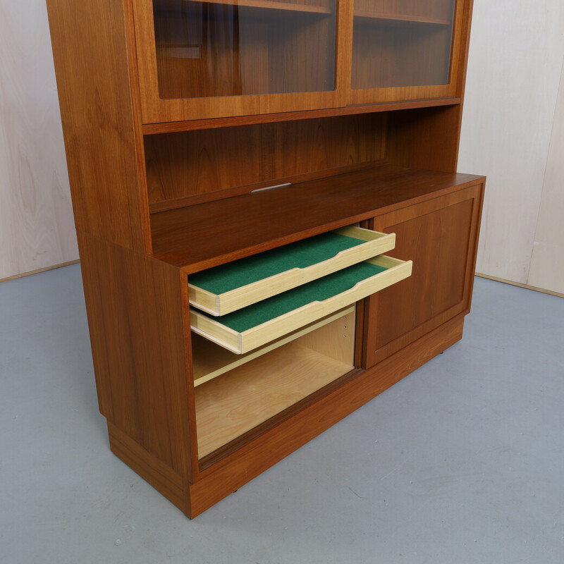 Vintage teak display cabinet by Poul Hundevad for Hundevad and Co