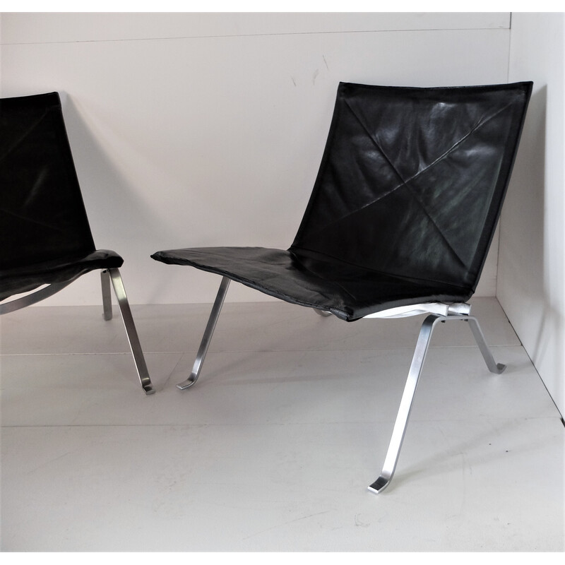 Pair of vintage 'Pk22' low chairs by Poul Kjærholm for E. Kold Christensen, 1956