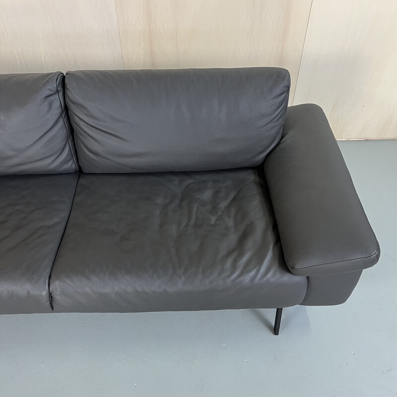 Vintage Timeless sofa in leather by Novastyl