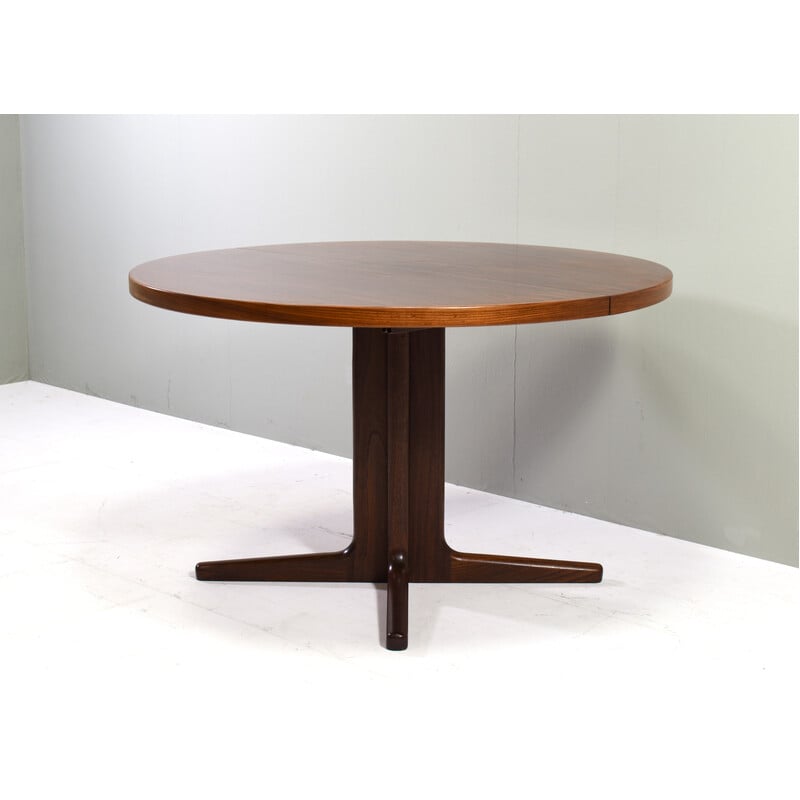 Vintage walnut round table by Henning Kjaernulf for Vejle Stole Møbelfabrik, Denmark 1960