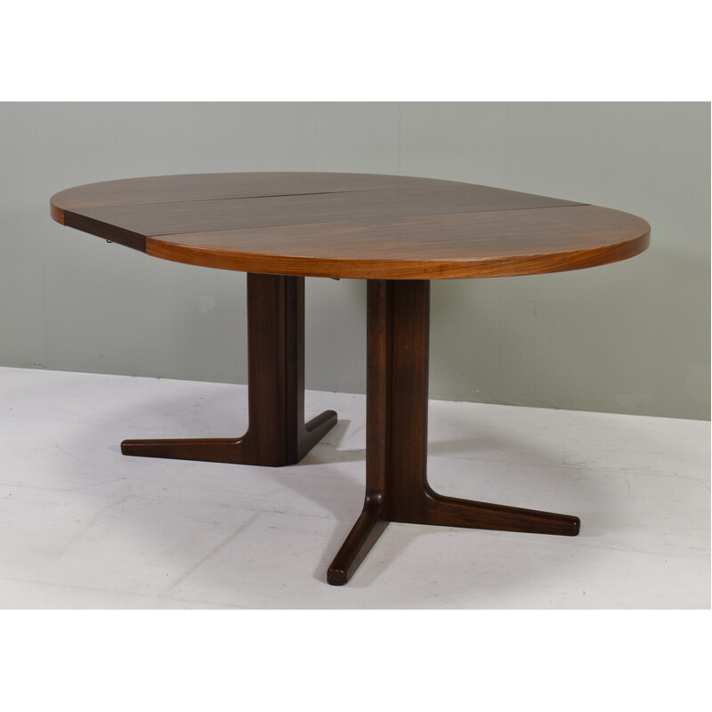 Vintage walnut round table by Henning Kjaernulf for Vejle Stole Møbelfabrik, Denmark 1960