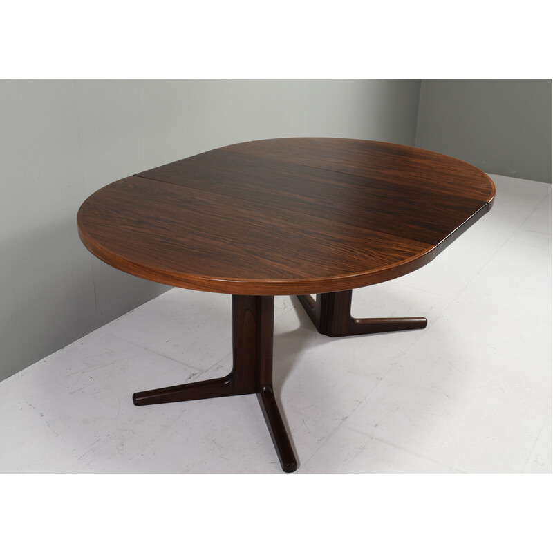 Vintage walnut round table by Henning Kjaernulf for Vejle Stole Møbelfabrik, Denmark 1960