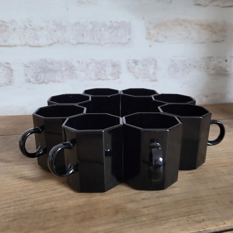 Set van 8 vintage zwarte arcopale koffiekopjes