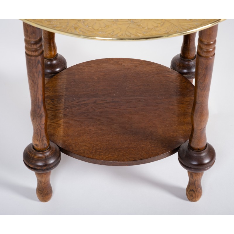Tavolino vintage in legno e ottone inciso