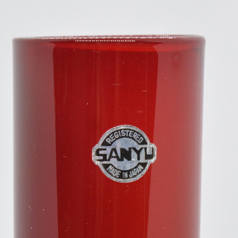 Vase vintage en verre rouge pour Sanyu Glass, Japon 1970