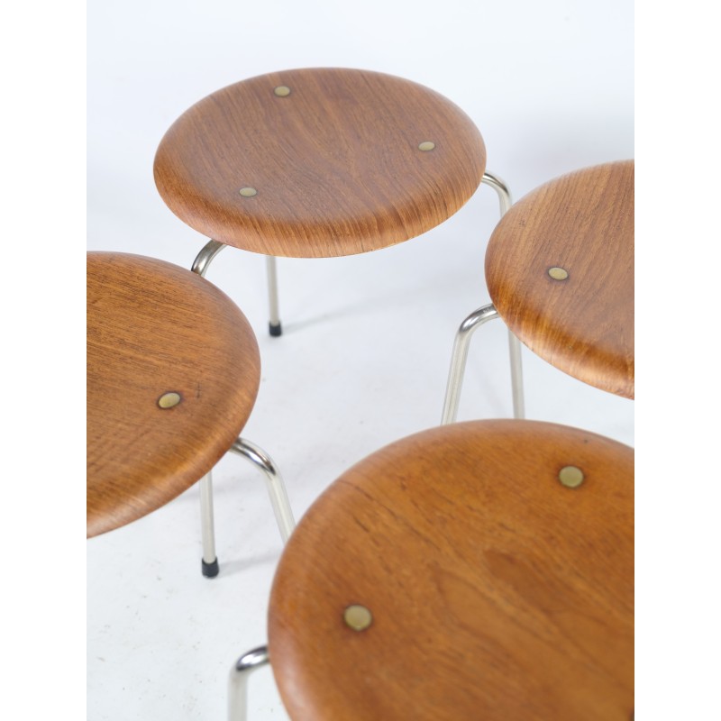 Conjunto de 4 bancos vintage com três pernas de Arne Jacobsen para Fritz Hansen, anos 60