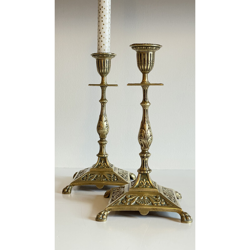 Coppia di candelabri vintage a forma di paté di leone in ottone massiccio