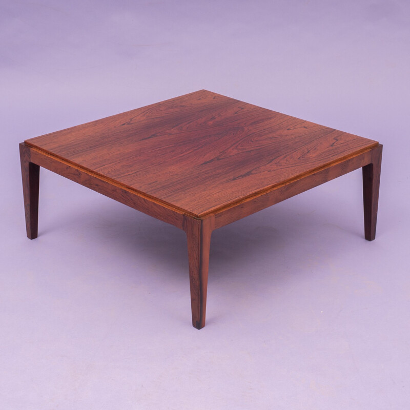 Table basse en palissandre de forme carrée - 1960