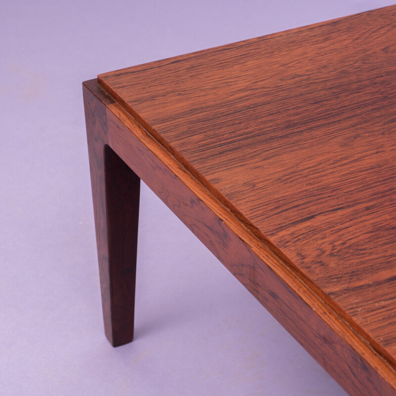 Table basse en palissandre de forme carrée - 1960