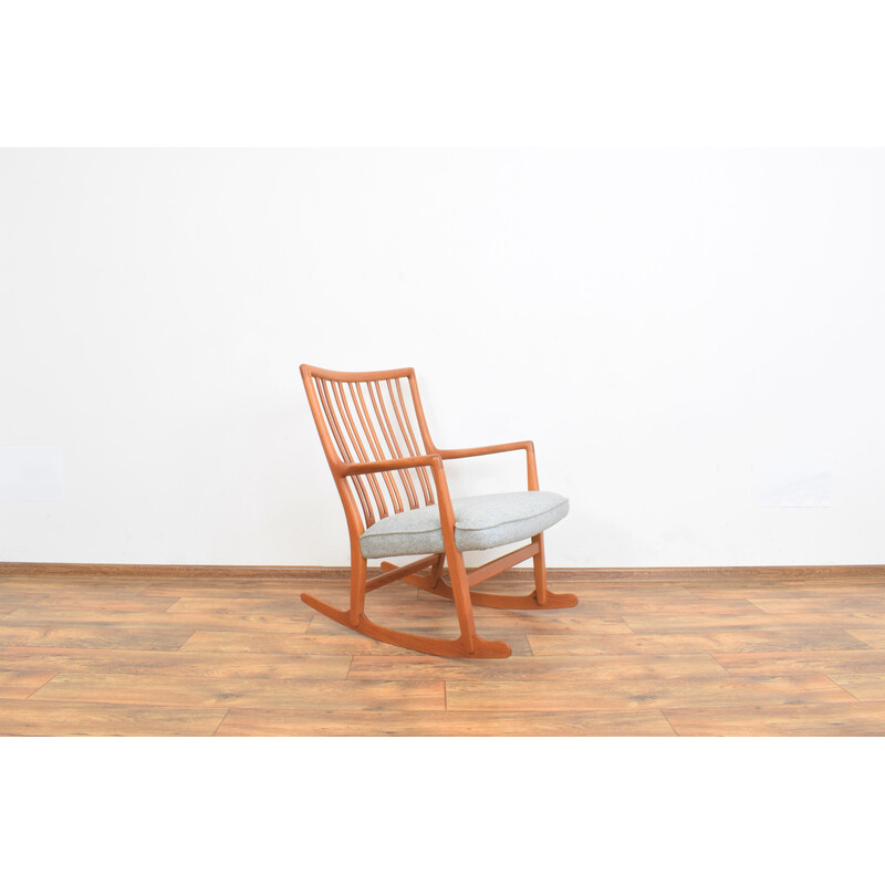 Vintage Ml33 oakwood rocking chair by Hans J. Wegner for Mikael Laursen, 1950s