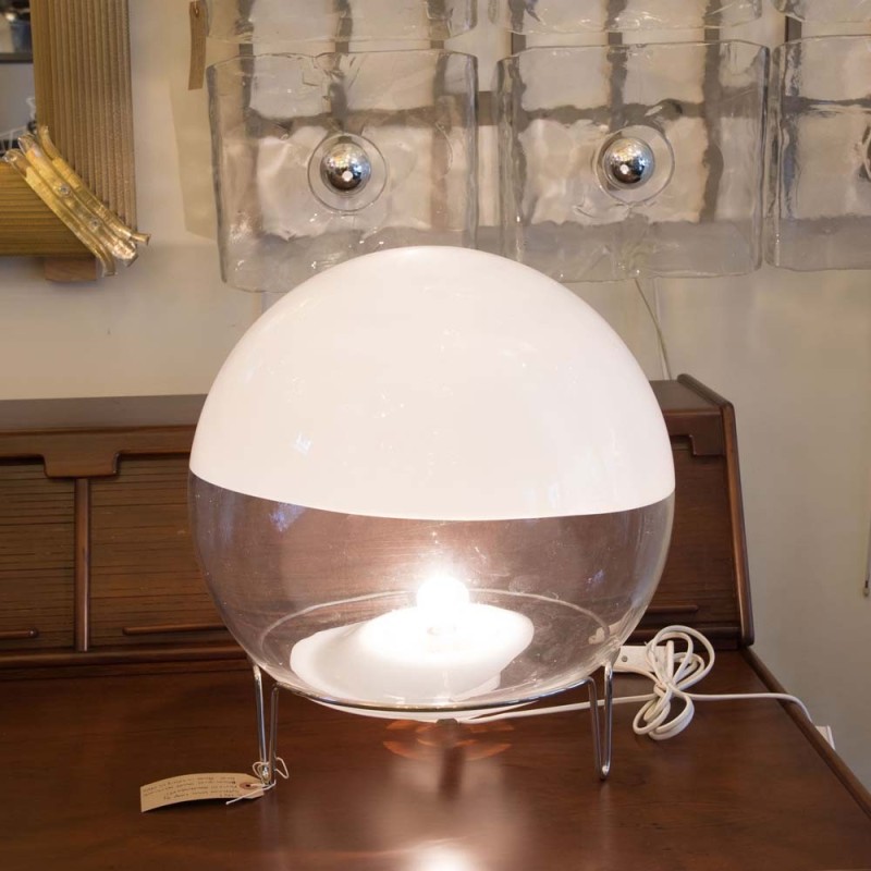 Vintage bolvormige glazen tafellamp van Angelo Mangiarotti
