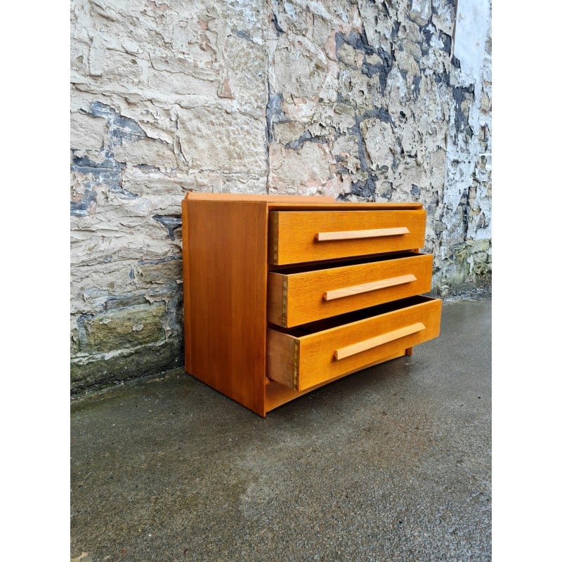 Vintage oakwood chest of drawers by Fitrobe Furniture