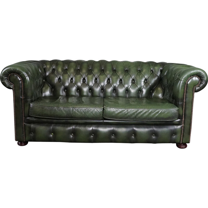 Divano Chesterfield in robusta pelle di mucca verde vintage