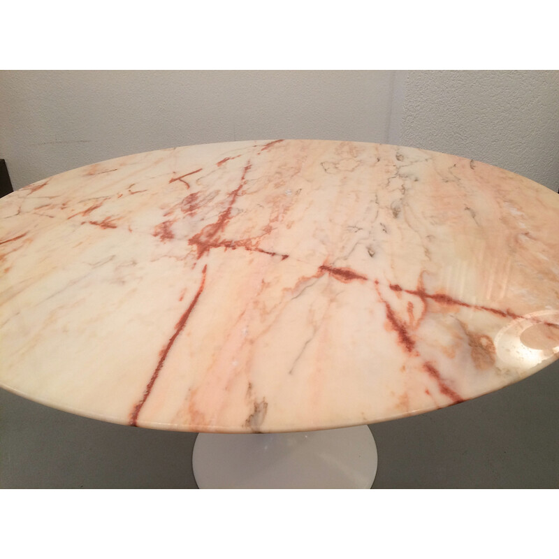 Table pink in marble by Eero Saarinen produced by Knoll International - 1980s