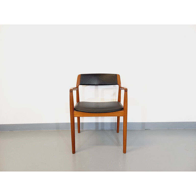 Sillón vintage escandinavo en teca y skai negro de Niels Otto Møller, 1960