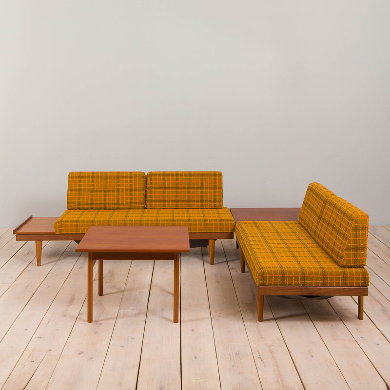 Vintage Svane bestehend aus zwei Schlafsofas und zwei Couchtischen von Ingmar Relling, Norwegen 1960er Jahre