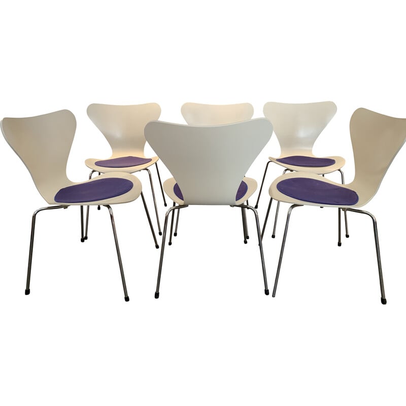 Set of 6 vintage chairs in white lacquer and chrome by Arne Jacobsen for Fritz Hansen