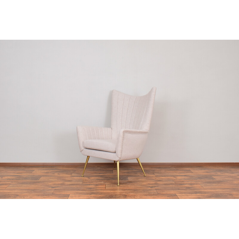 Vintage armchair in beige wool, Italy 1960