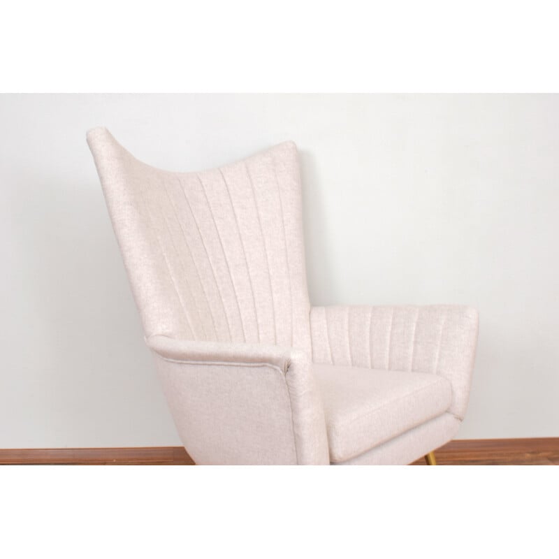 Vintage armchair in beige wool, Italy 1960