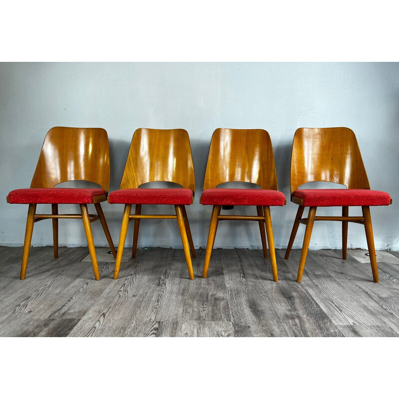 Conjunto de 4 cadeiras de madeira de faia e tecido vermelho Ton514 de Oswald Haerdtl e Lubomir Hofman, 1960