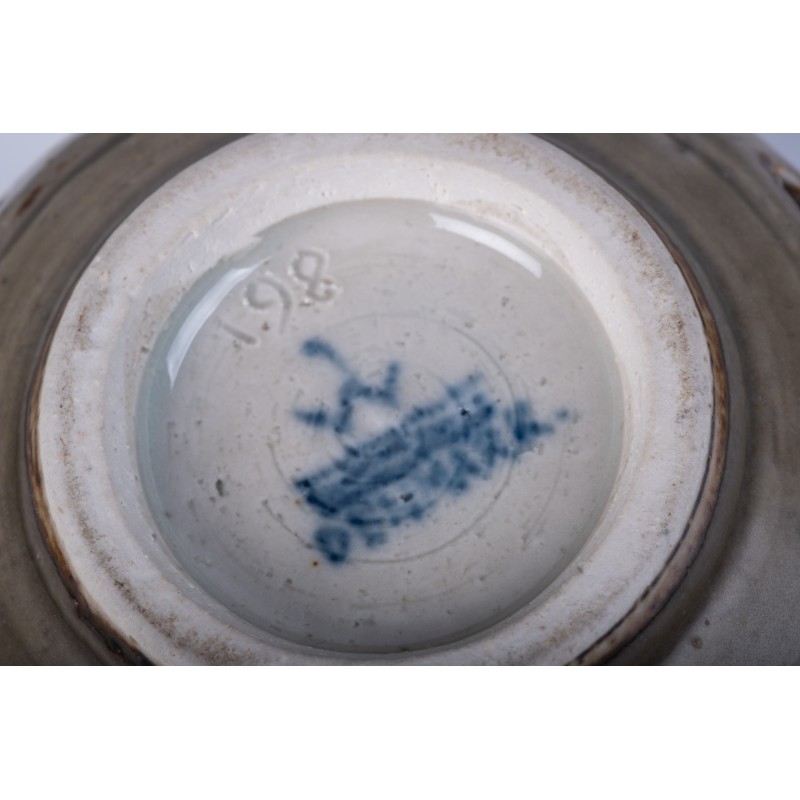 Ciotola danese vintage in ceramica intagliata con fori, anni '50