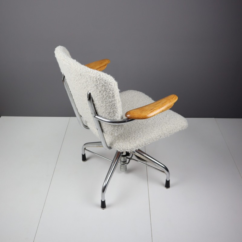 Cadeira de secretária Vintage em tecido bouclé branco da Verkstads Ab, Suécia