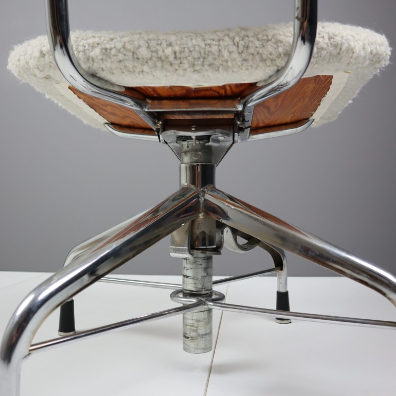 Cadeira de secretária Vintage em tecido bouclé branco da Verkstads Ab, Suécia