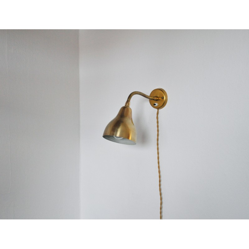 Lampada da parete danese in ottone vintage, anni '60