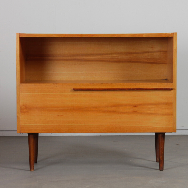 Cómoda vintage de madera de Up Zavody, 1960