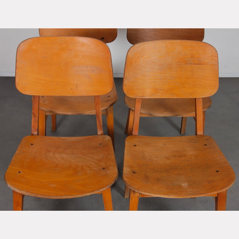 Conjunto de 4 cadeiras de madeira vintage por Ton, República Checa 1960