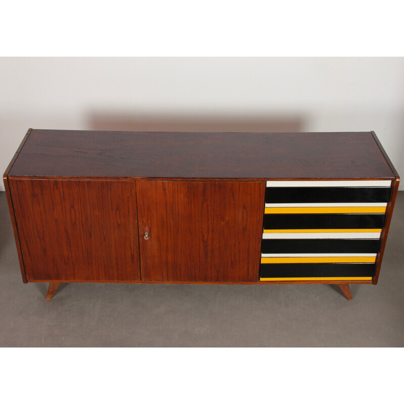 Credenza vintage in rovere U-460 di Jiroutek per Interier Praha, Repubblica Ceca 1960