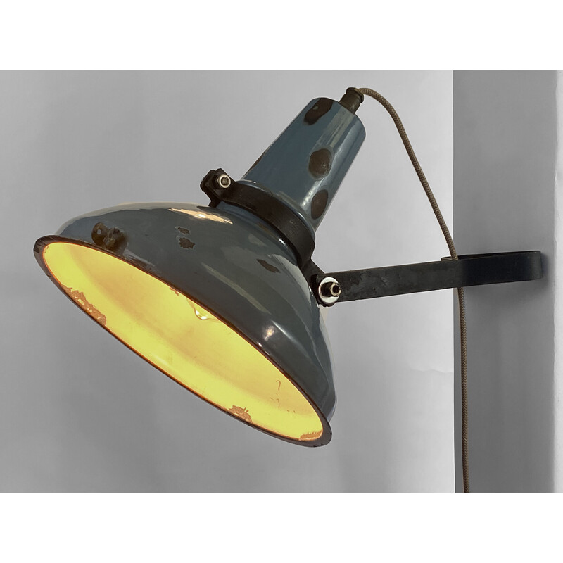 Vintage benzine blauw geëmailleerde industriële wandlamp, Zweden 1950