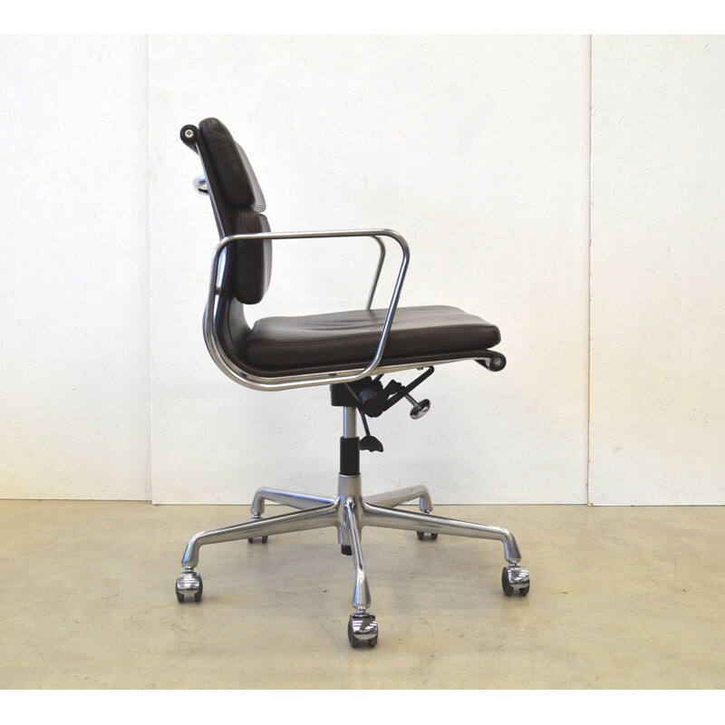 Desk chair model EA217 by Charles Eames for Vitra - 2000s