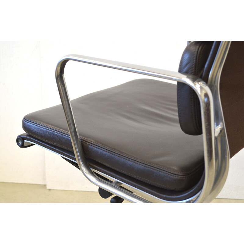 Desk chair model EA217 by Charles Eames for Vitra - 2000s